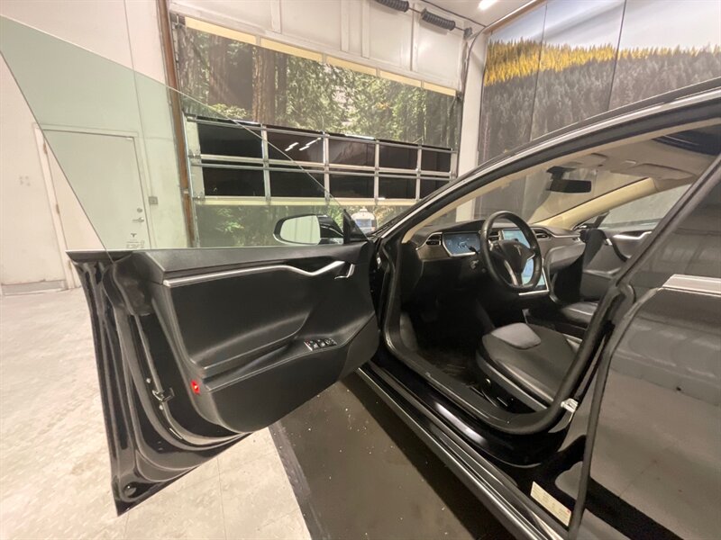 2013 Tesla Model S / REAR FACING JUMP SEAT /47,000 MILES - Photo 9 - Gladstone, OR 97027