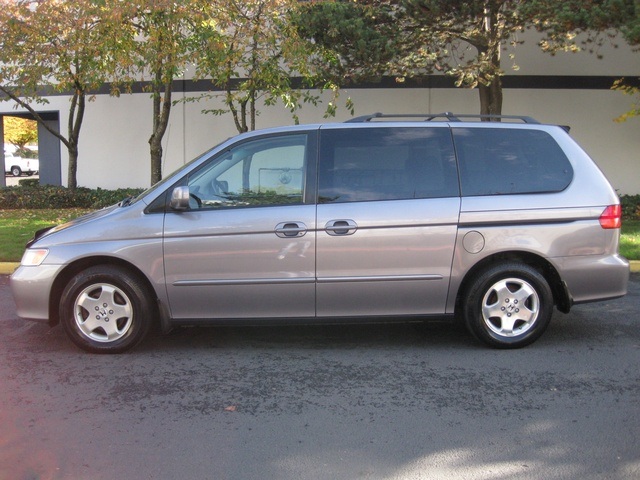 2000 Honda Odyssey EX w/Navi/Power Sliding Doors/1-Owner   - Photo 2 - Portland, OR 97217