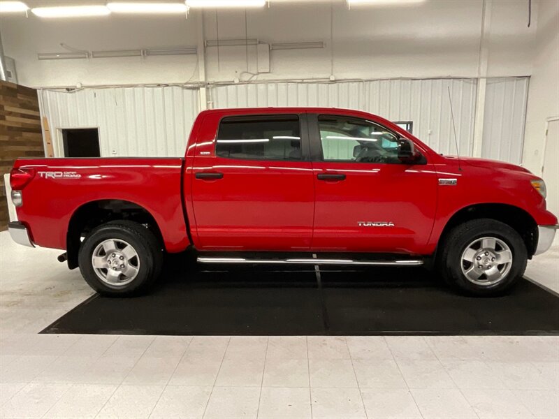 2007 Toyota Tundra SR5 TRD OFF ROAD / CREW MAX / 4X4 / SUNROOF  /LOCAL TRUCK / RUST FREE / 5.7L V8 / SHARP & CLEAN !! - Photo 4 - Gladstone, OR 97027