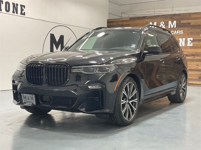 2020 BMW X7 M50i Sport Utility AWD / V8 4.4L Twin Turbo  / Panoramic Sunroof / 3RD ROW SEAT / Heated & Cooled Seats / FULLY LOADED