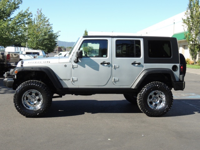 2009 Jeep Wrangler Unlimited Rubicon / 4X4 / 6-SPEED / LIFTED LIFTED   - Photo 3 - Portland, OR 97217
