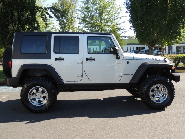 2009 Jeep Wrangler Unlimited Rubicon / 4X4 / 6-SPEED / LIFTED LIFTED   - Photo 4 - Portland, OR 97217