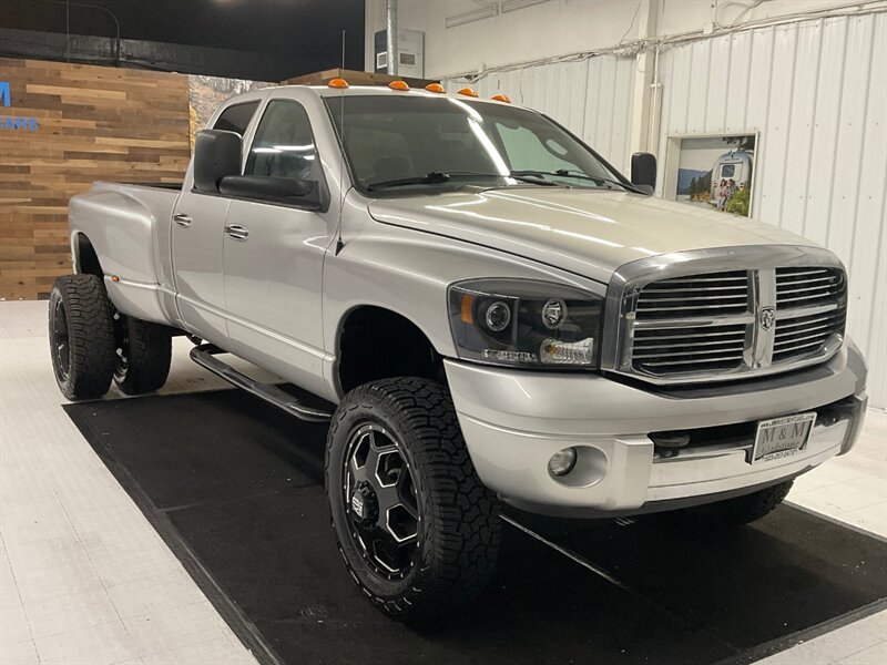 2006 Dodge Ram 3500 Laramie 4X4 / 5.9L DIESEL / DUALLY / LIFTED  / 1-OWNER / LIFTED w. 37 " Yokohama Tires & 22 " XD Wheels / ONLY 74,000 MILES - Photo 2 - Gladstone, OR 97027