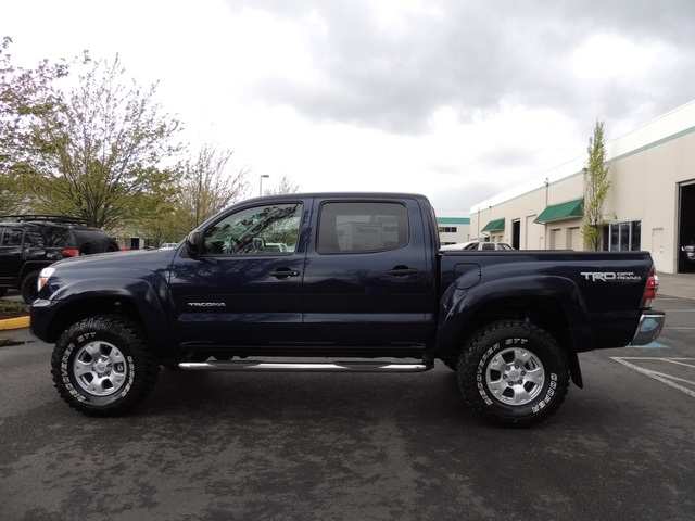 2013 Toyota Tacoma V6 / Crew Cab / 4X4 / LIFTED LIFTED   - Photo 3 - Portland, OR 97217