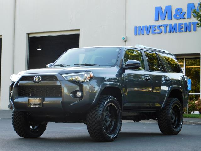 2016 Toyota 4Runner SR5 / 4WD / Sport Utility / LIFTED LIFTED   - Photo 1 - Portland, OR 97217