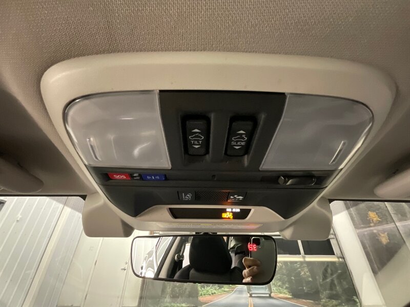2018 Subaru XV Crossteck 2.0i Premium Sport Utility / 1-Owner / 10,000 MILE  Backup Camera / Sunroof / Heated Seats / Blind Spot Alert / SHARP & CLEAN !! - Photo 30 - Gladstone, OR 97027