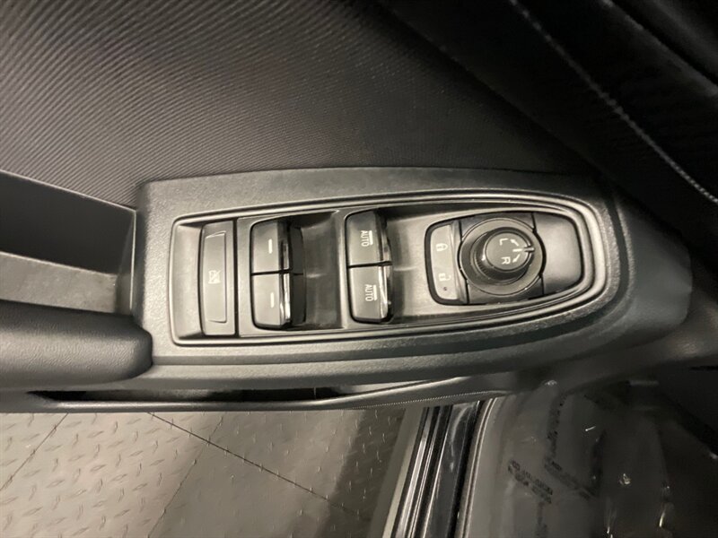 2018 Subaru XV Crossteck 2.0i Premium Sport Utility / 1-Owner / 10,000 MILE  Backup Camera / Sunroof / Heated Seats / Blind Spot Alert / SHARP & CLEAN !! - Photo 35 - Gladstone, OR 97027