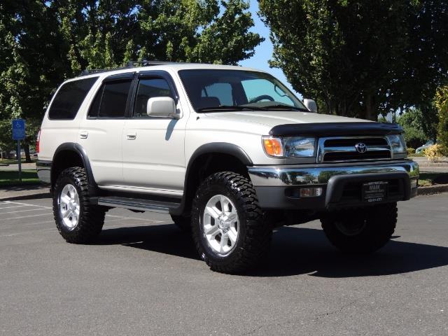 1999 Toyota 4Runner SR5 4WD V6 3.4L / LEATHER / NEW TIRES / LIFTED   - Photo 2 - Portland, OR 97217