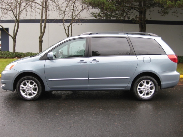 2005 Toyota Sienna XLE Limited AWD/Navigation/DVD/ Leather   - Photo 2 - Portland, OR 97217