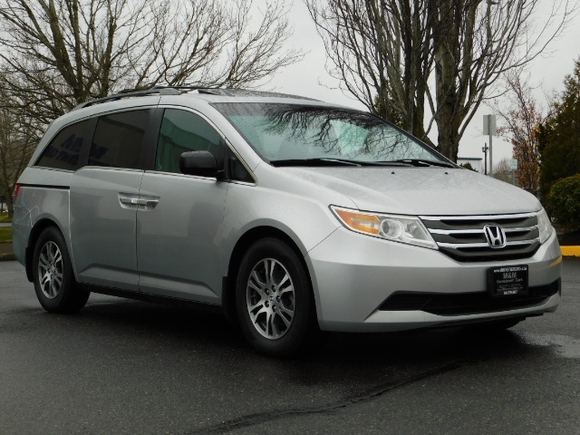 2011 Honda Odyssey EX-L / MiniVan EXL / Leather / Sunroof / Excel Con   - Photo 2 - Portland, OR 97217