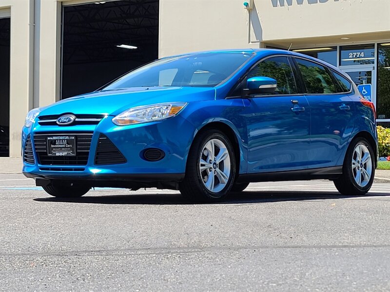 2013 Ford Focus SE Hatchback / Fresh Trade / 5 SPEED MANUAL  /  Excellent Condition / Clean Title - Photo 1 - Portland, OR 97217