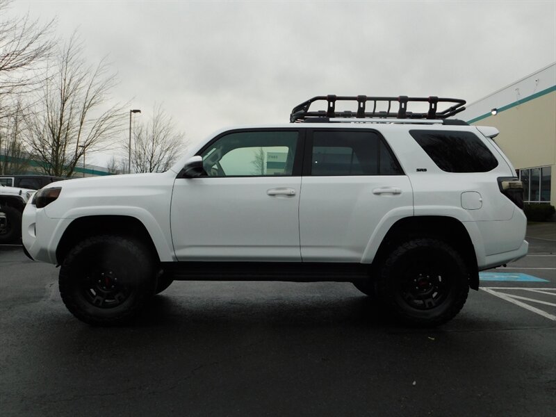 2019 Toyota 4Runner SR5 TRD UPGRADE / Leather Heated / LIFTED LIFTED   - Photo 3 - Portland, OR 97217