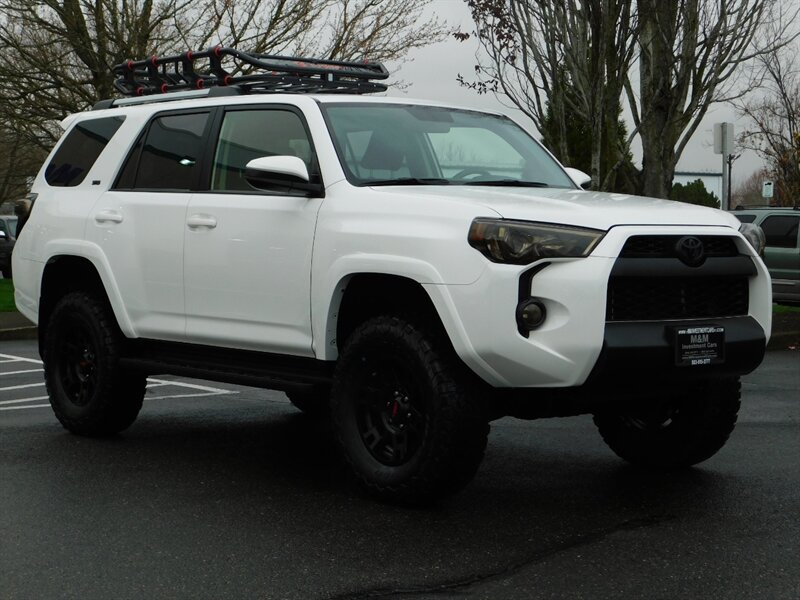 2019 Toyota 4Runner SR5 TRD UPGRADE / Leather Heated / LIFTED LIFTED   - Photo 2 - Portland, OR 97217