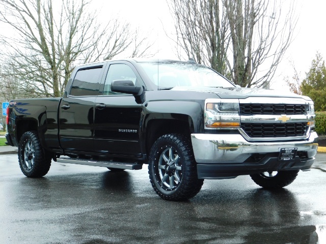 2017 Chevrolet Silverado 1500 LT / Crew Cab / 6.5Ft / 4WD / LIFTED LIFTED   - Photo 2 - Portland, OR 97217