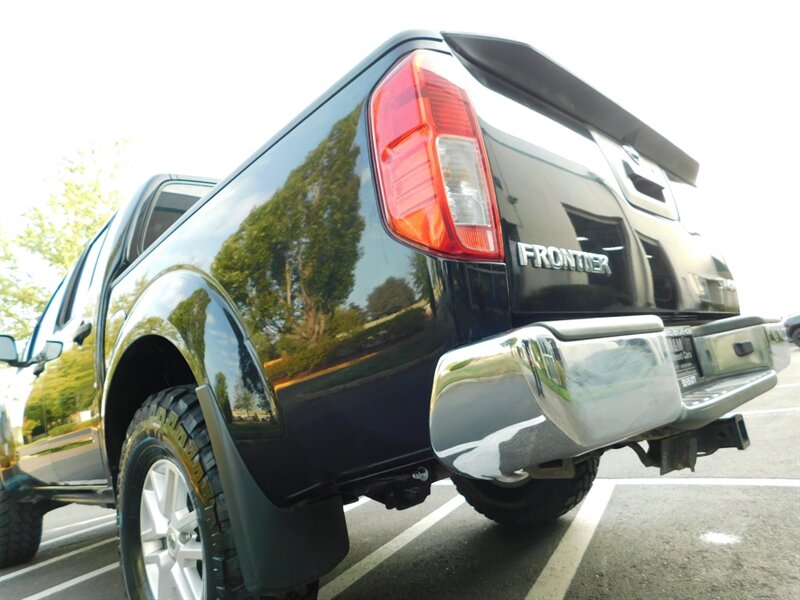 2019 Nissan Frontier SV Crew Cab 4X4 / V6 /NEW LIFT & TIRES /25,000 MIL   - Photo 11 - Portland, OR 97217