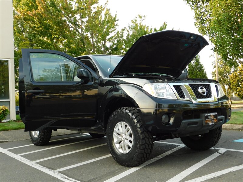 2019 Nissan Frontier SV Crew Cab 4X4 / V6 /NEW LIFT & TIRES /25,000 MIL   - Photo 30 - Portland, OR 97217