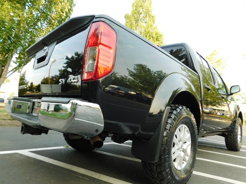 2019 Nissan Frontier SV Crew Cab 4X4 / V6 /NEW LIFT & TIRES /25,000 MIL   - Photo 12 - Portland, OR 97217