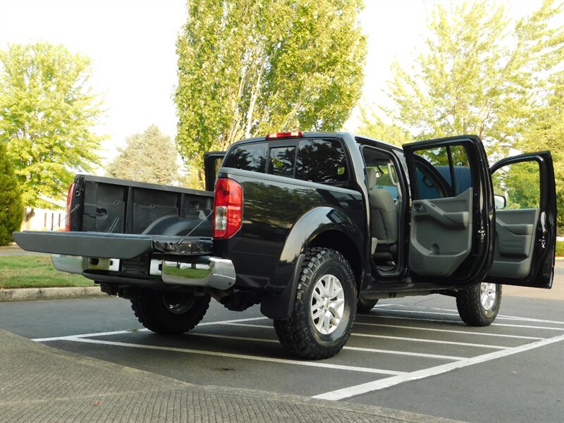 2019 Nissan Frontier SV Crew Cab 4X4 / V6 /NEW LIFT & TIRES /25,000 MIL   - Photo 28 - Portland, OR 97217