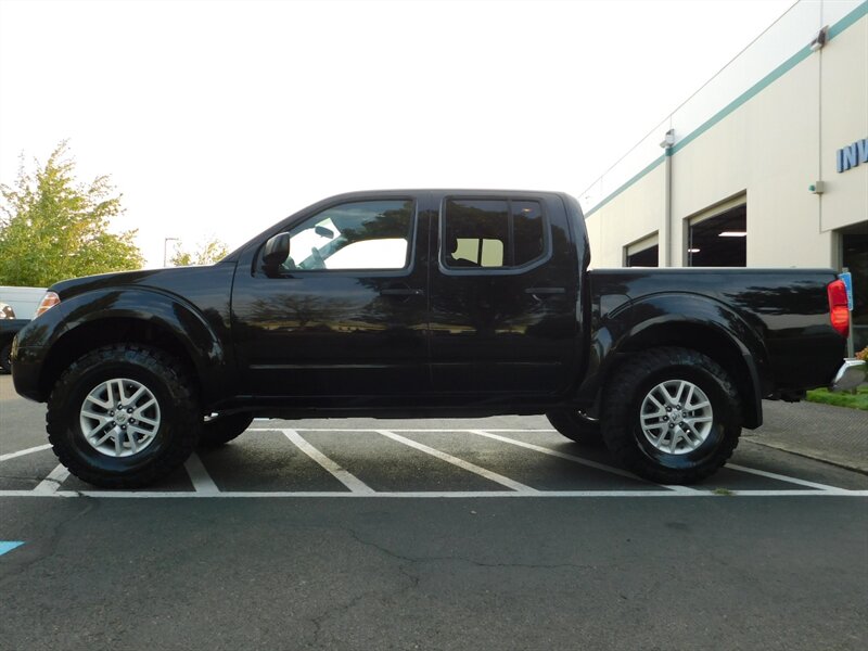 2019 Nissan Frontier SV Crew Cab 4X4 / V6 /NEW LIFT & TIRES /25,000 MIL   - Photo 3 - Portland, OR 97217