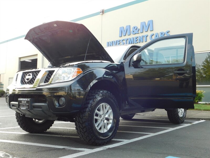 2019 Nissan Frontier SV Crew Cab 4X4 / V6 /NEW LIFT & TIRES /25,000 MIL   - Photo 25 - Portland, OR 97217