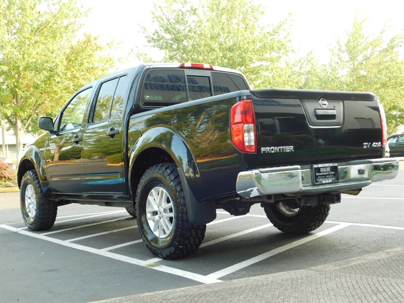 2019 Nissan Frontier SV Crew Cab 4X4 / V6 /NEW LIFT & TIRES /25,000 MIL   - Photo 7 - Portland, OR 97217