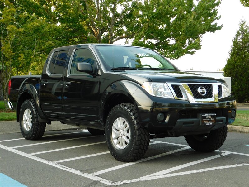 2019 Nissan Frontier SV Crew Cab 4X4 / V6 /NEW LIFT & TIRES /25,000 MIL   - Photo 2 - Portland, OR 97217