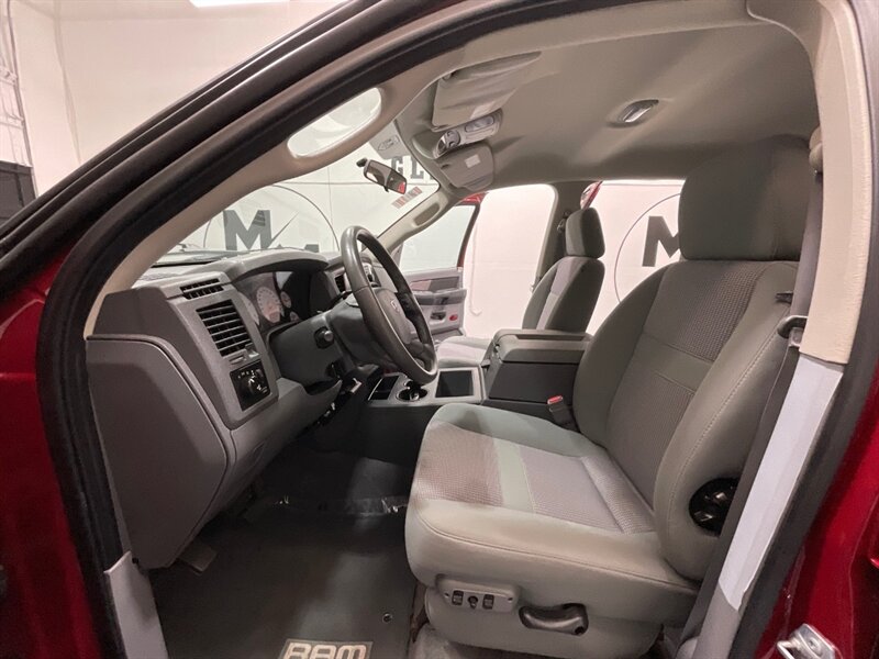 2007 Dodge Ram 2500 6.7L DIESEL/SLT BIG HORN Quad Cab 2WD/53,000 MILES / LONG BED / 1-OWNER LOCAL / ZERO RUST - Photo 13 - Gladstone, OR 97027