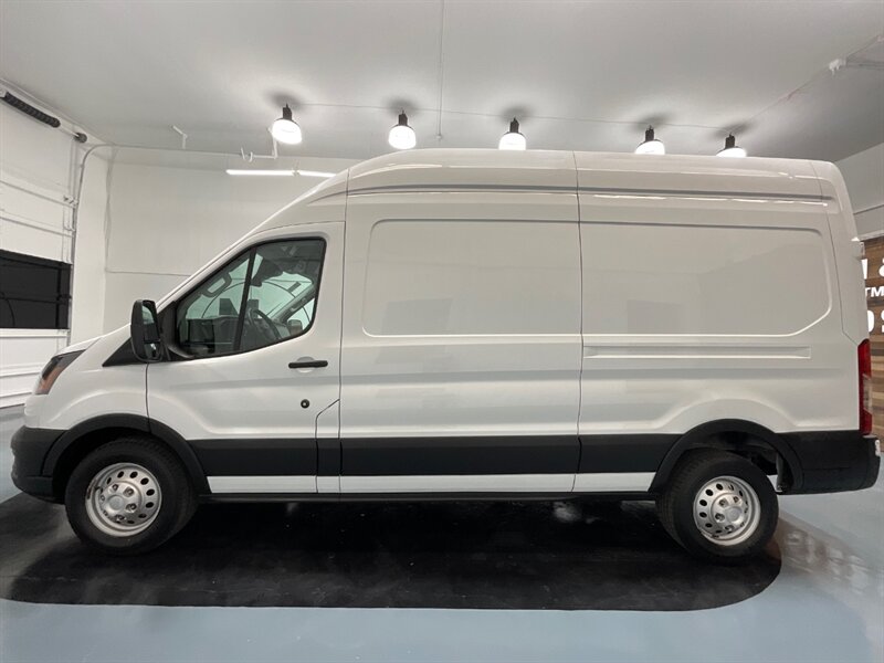 2022 Ford Transit 250 CARGO VAN / AWD / HIGH ROOF LONG WHEEL BASE  / 1-OWNER / LEATHER / 15K MILES - Photo 4 - Gladstone, OR 97027