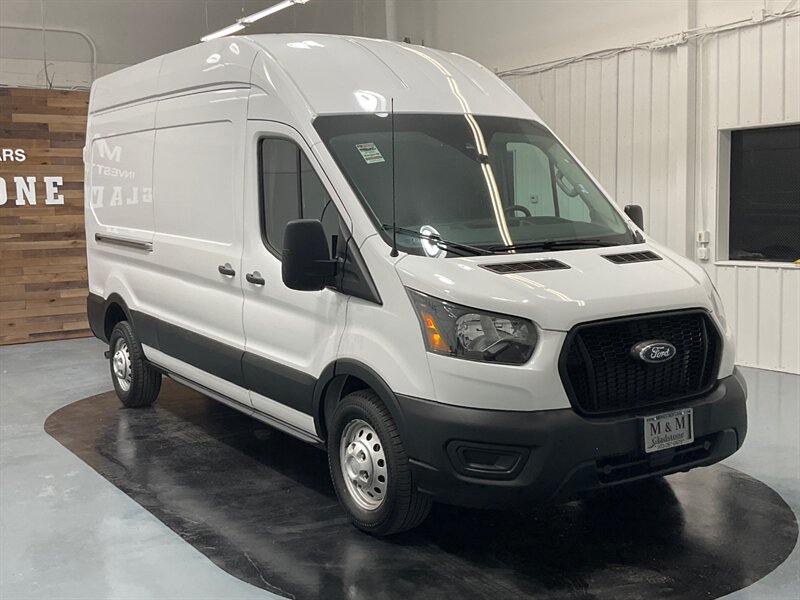 2022 Ford Transit 250 CARGO VAN / AWD / HIGH ROOF LONG WHEEL BASE  / 1-OWNER / LEATHER / 15K MILES - Photo 3 - Gladstone, OR 97027