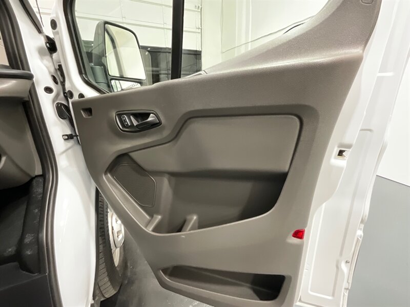2022 Ford Transit 250 CARGO VAN / AWD / HIGH ROOF LONG WHEEL BASE  / 1-OWNER / LEATHER / 15K MILES - Photo 38 - Gladstone, OR 97027