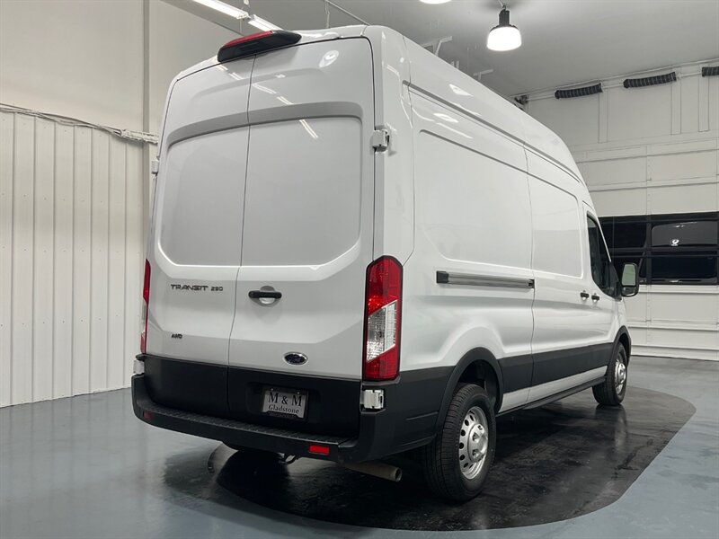 2022 Ford Transit 250 CARGO VAN / AWD / HIGH ROOF LONG WHEEL BASE  / 1-OWNER / LEATHER / 15K MILES - Photo 9 - Gladstone, OR 97027
