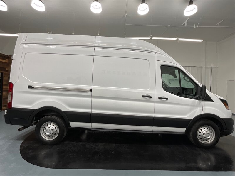 2022 Ford Transit 250 CARGO VAN / AWD / HIGH ROOF LONG WHEEL BASE  / 1-OWNER / LEATHER / 15K MILES - Photo 5 - Gladstone, OR 97027
