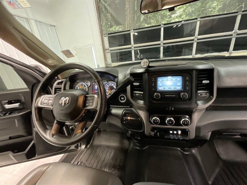 2019 RAM 3500 Tradesman 4x4 / 6.7L DIESEL /DUALLY / AISIN TRANNY  / Long bed / DUALLY / Leather Seats / AISIN Transmission - Photo 18 - Gladstone, OR 97027