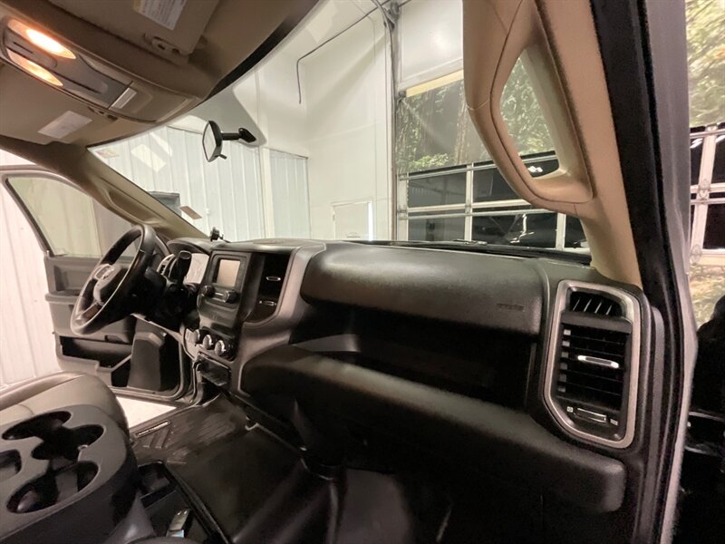 2019 RAM 3500 Tradesman 4x4 / 6.7L DIESEL /DUALLY / AISIN TRANNY  / Long bed / DUALLY / Leather Seats / AISIN Transmission - Photo 17 - Gladstone, OR 97027