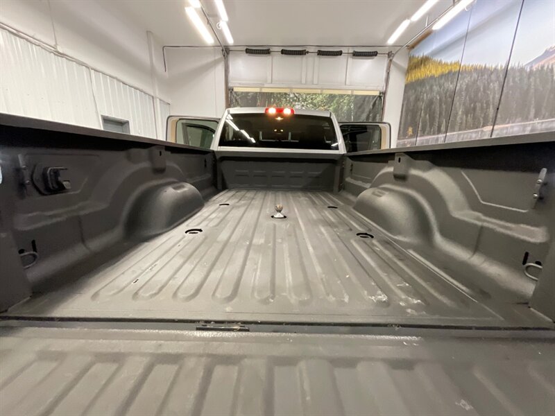 2019 RAM 3500 Tradesman 4x4 / 6.7L DIESEL /DUALLY / AISIN TRANNY  / Long bed / DUALLY / Leather Seats / AISIN Transmission - Photo 28 - Gladstone, OR 97027