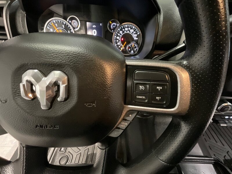 2019 RAM 3500 Tradesman 4x4 / 6.7L DIESEL /DUALLY / AISIN TRANNY  / Long bed / DUALLY / Leather Seats / AISIN Transmission - Photo 41 - Gladstone, OR 97027