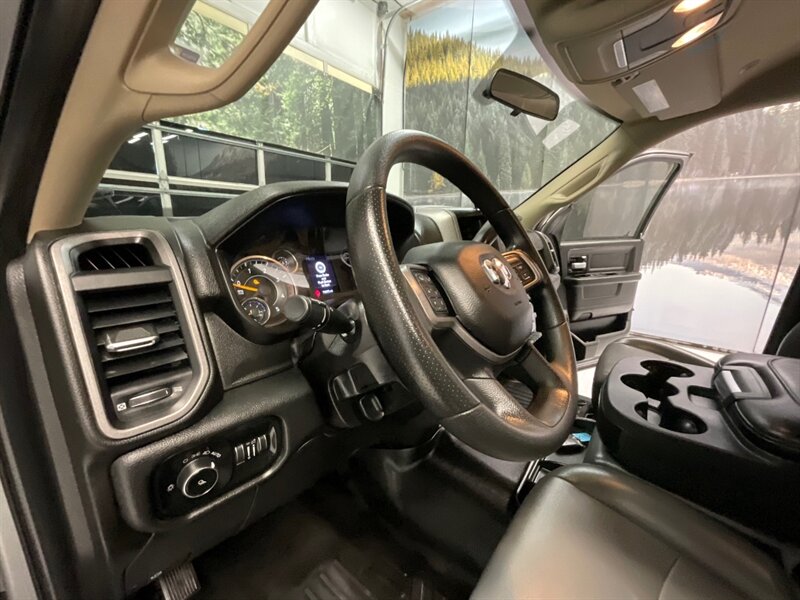 2019 RAM 3500 Tradesman 4x4 / 6.7L DIESEL /DUALLY / AISIN TRANNY  / Long bed / DUALLY / Leather Seats / AISIN Transmission - Photo 16 - Gladstone, OR 97027