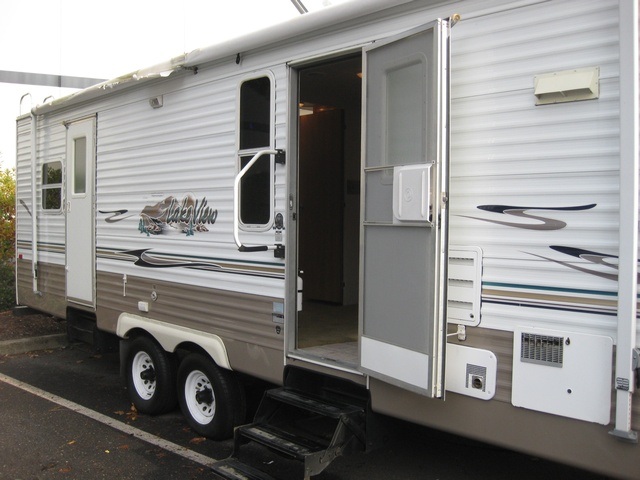 2004 Skyline LAYTON/Travel Trailer/ Slide Out/ 29 Feet   - Photo 3 - Portland, OR 97217