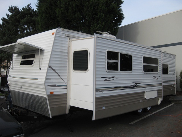 2004 Skyline LAYTON/Travel Trailer/ Slide Out/ 29 Feet   - Photo 2 - Portland, OR 97217