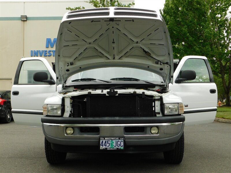 1999 Dodge Ram 3500 Laramie DUALLY / 1-TON / V10 /  2WD / 96,000 MILES   - Photo 29 - Portland, OR 97217