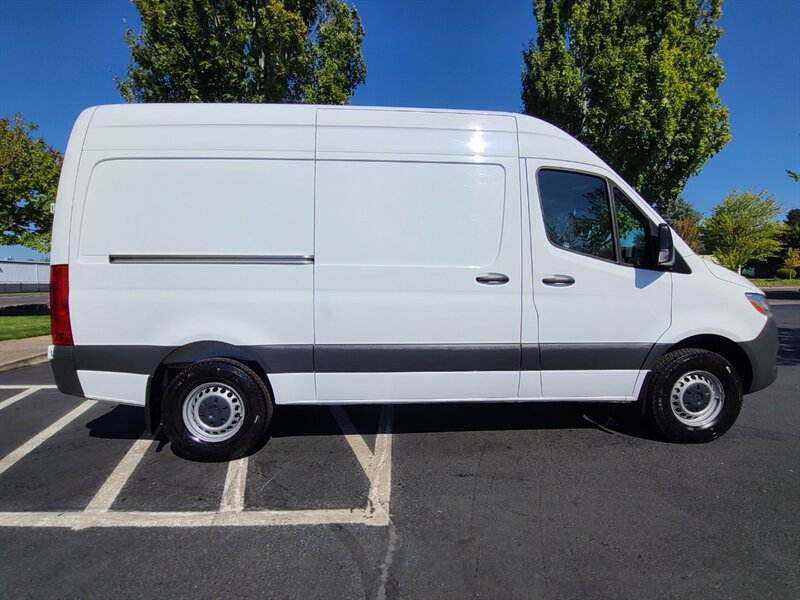 2020 Mercedes-Benz Sprinter 2500 Cargo / High Roof W/144 " WB / V6 Diesel / 6km  / 3-Door / V6 3.0L Turbo Diesel / 6,000 Miles Only / Like New Condition / Factory Warranty - Photo 4 - Portland, OR 97217