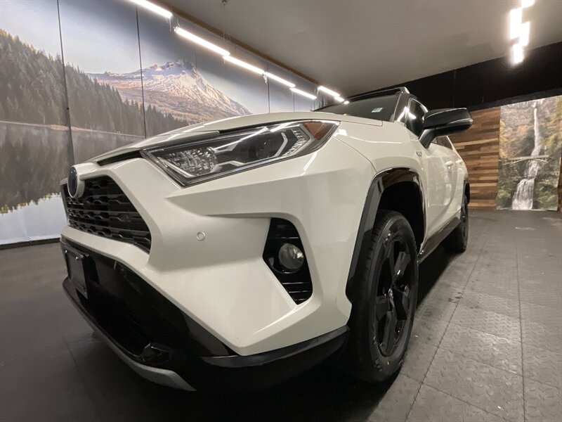 2020 Toyota RAV4 Hybrid XSE AWD / Advance Tech Pkg / MINT COND  FULLY LOADED / Leather & Heated Seats / Navigation & Backup Camera / LOCAL SUV / CLEAN & SHARP ! - Photo 9 - Gladstone, OR 97027