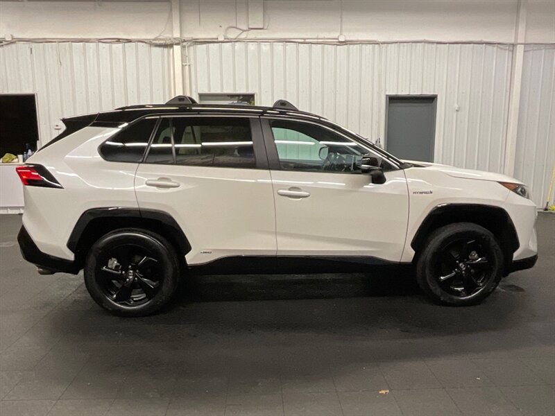 2020 Toyota RAV4 Hybrid XSE AWD / Advance Tech Pkg / MINT COND  FULLY LOADED / Leather & Heated Seats / Navigation & Backup Camera / LOCAL SUV / CLEAN & SHARP ! - Photo 4 - Gladstone, OR 97027