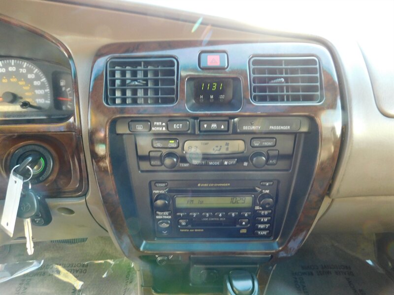 2002 Toyota 4Runner 4X4 / V6 / LEATHER / DIFF LOCK / LIFTED !!   - Photo 32 - Portland, OR 97217