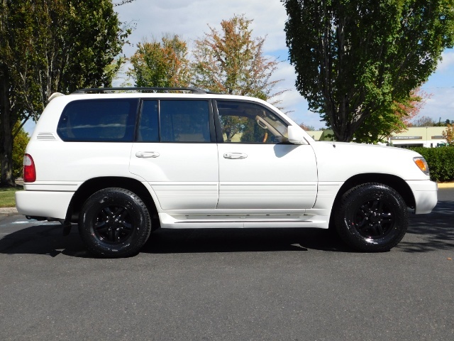 2002 Lexus LX 470 / 4X4 / Leather / Heated Seats / 1-OWNER   - Photo 4 - Portland, OR 97217