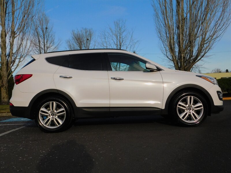 2016 Hyundai Santa Fe Sport 2.0T ULTIMATE PACKAGE / Navigation / Backup CAM /  Panoramic Roof / 1-OWNER / FACTORY WARRANTY / FULLY LOADED - Photo 4 - Portland, OR 97217