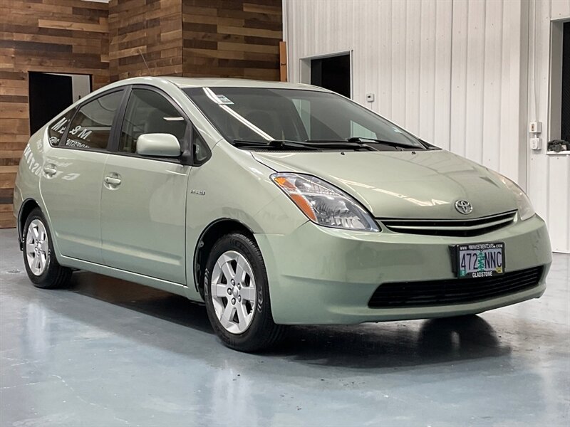 2008 Toyota Prius Touring Hybrid / Navigation & Camera / 134K MILES  / LOCAL CAR - Photo 2 - Gladstone, OR 97027