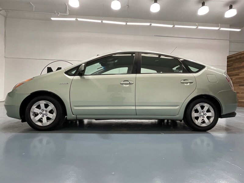 2008 Toyota Prius Touring Hybrid / Navigation & Camera / 134K MILES  / LOCAL CAR - Photo 3 - Gladstone, OR 97027