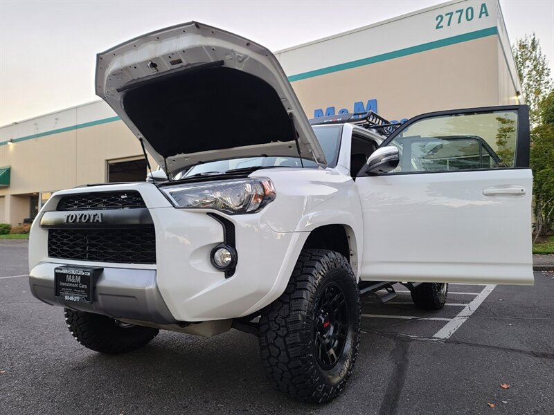 2018 Toyota 4Runner TRD OFF-ROAD PREMIUM 4X4 / CRAWL CONTROL / LIFTED  / NEW TRD WHEELS / NEW TIRES / 1-OWNER - Photo 27 - Portland, OR 97217