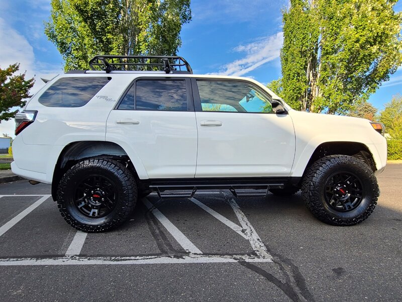 2018 Toyota 4Runner TRD OFF-ROAD PREMIUM 4X4 / CRAWL CONTROL / LIFTED  / NEW TRD WHEELS / NEW TIRES / 1-OWNER - Photo 4 - Portland, OR 97217